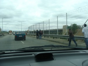 Crossing Beit Bridge into Zim